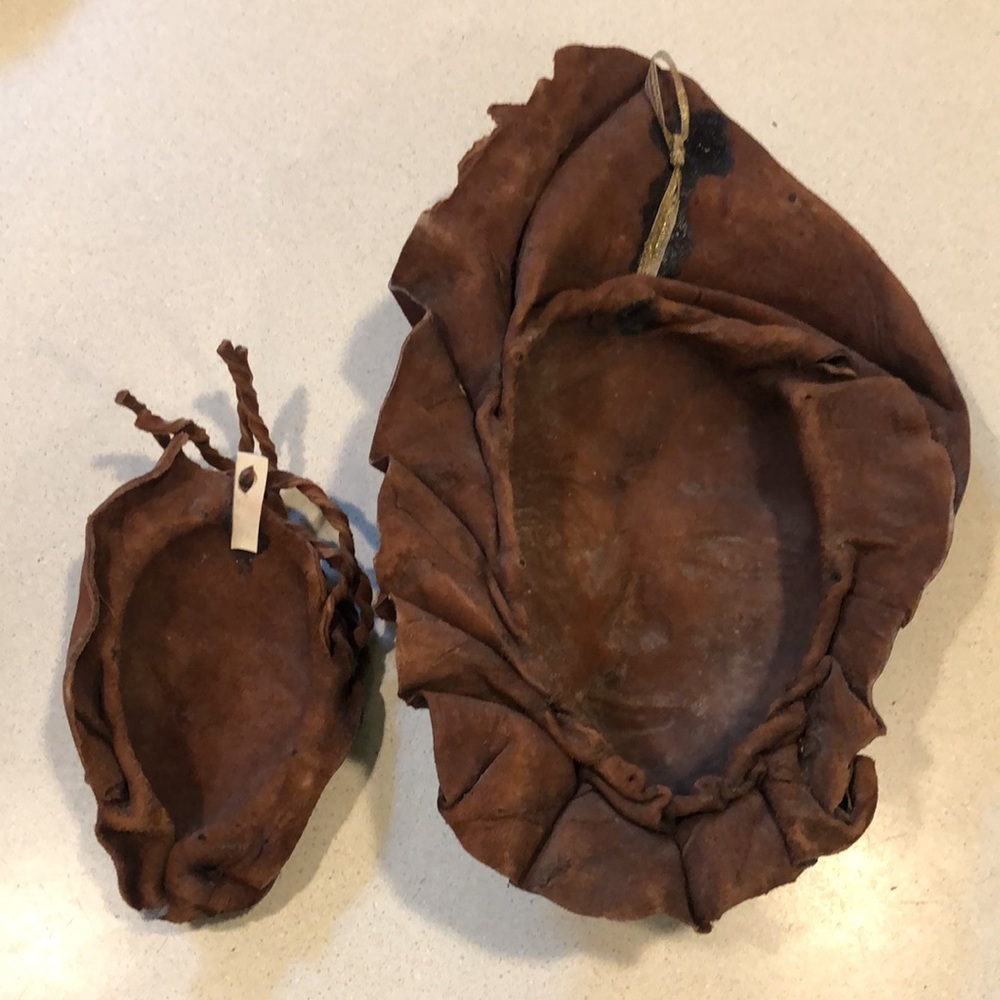 VINTAGE HAND MOLDED LEATHER WOMAN AND CHILD FACES - Picture 7 of 9